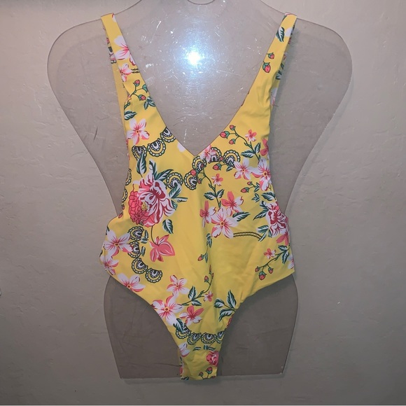 Bathing Suit 🛍️New Yellow Floral One Piece Backless cheeky medium clearance - Picture 5 of 14
